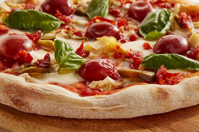 Kan je pizza na een nacht op het aanrecht nog eten