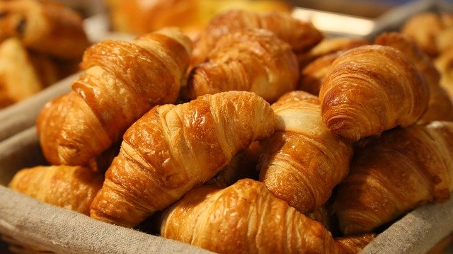 Croissants opwarmen